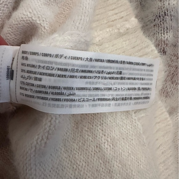 Abercrombie & Fitch Women's White & Gray Fuzzy Sweater Size S (j6) - Picture 8 of 10